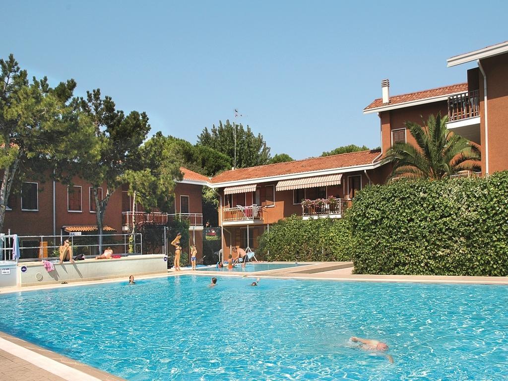 Appartamenti Villaggio Giardino 利尼亚诺萨比亚多罗 外观 照片